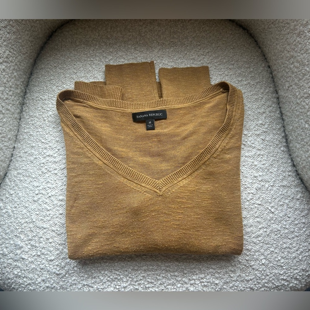 Banana Women’s V-Neck Sweater